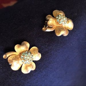 Hobe vintage Rhinestone  Flower CLIP Earrings